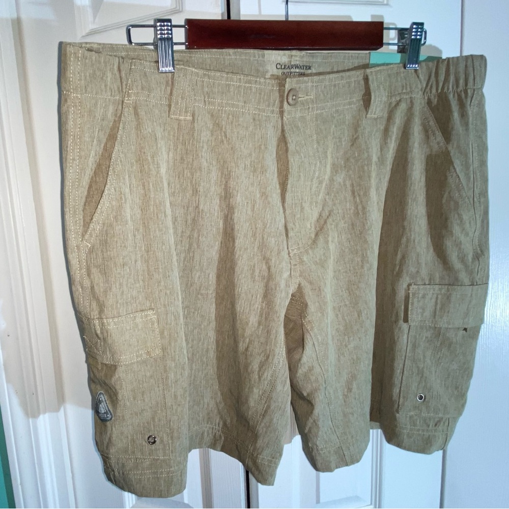 Clear Water Outfitters men's hybrid cargo shorts Beige Sz XL AA14